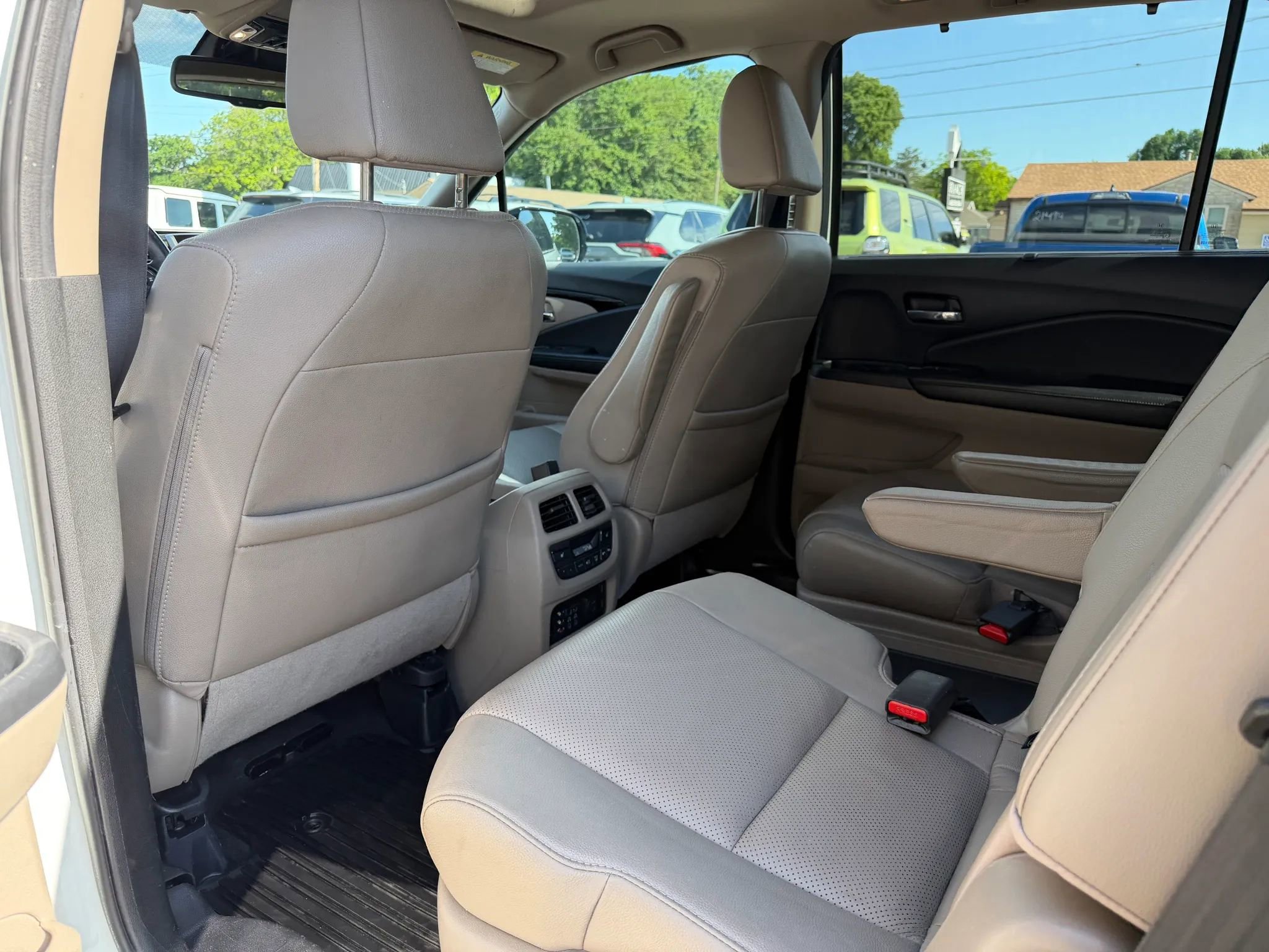 Used 2017 Honda Pilot Elite image 24