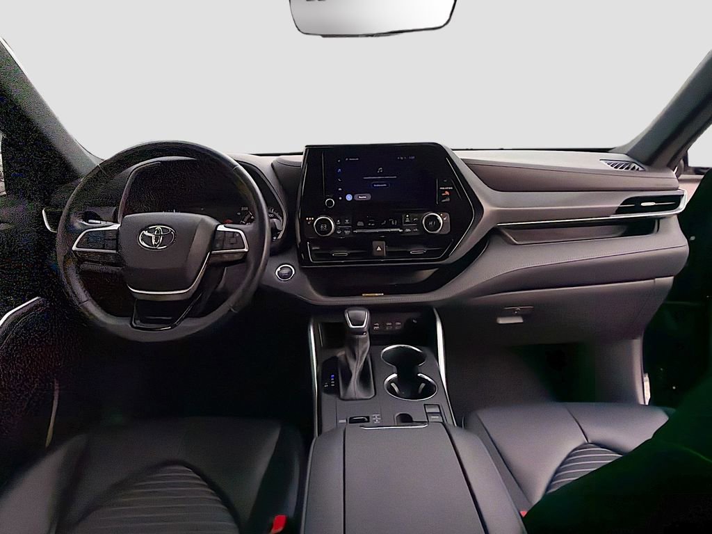Used 2023 Toyota Highlander XSE image 18