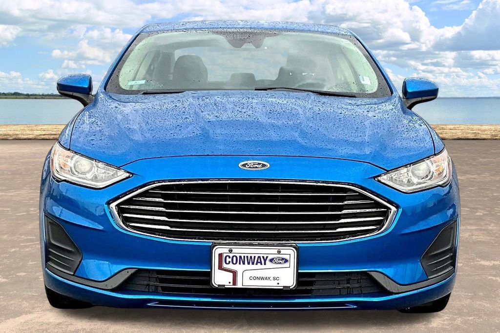 Used 2020 Ford Fusion SE image 2