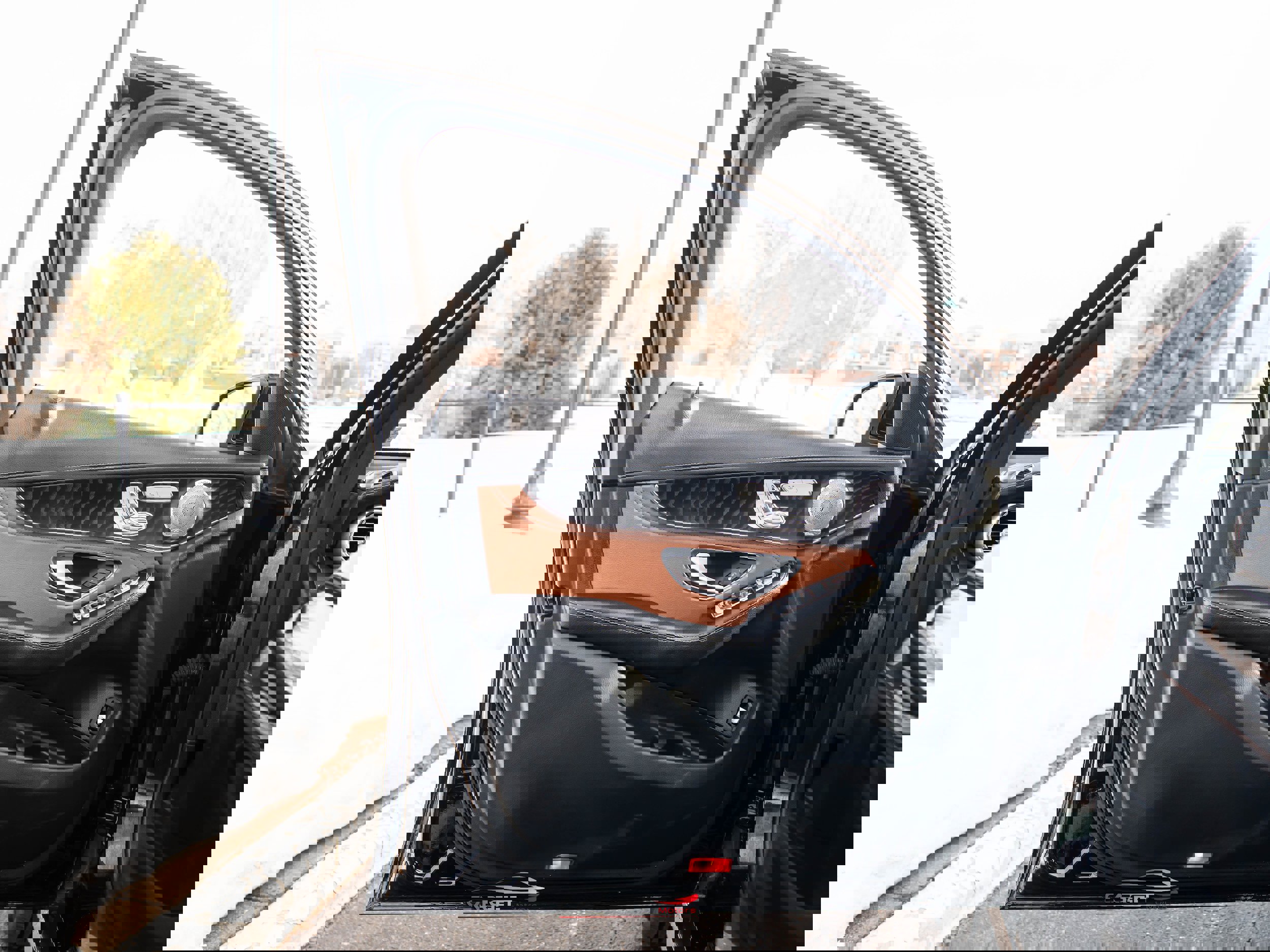 Used 2017 Mercedes-Benz GLC 300 4MATIC image 39