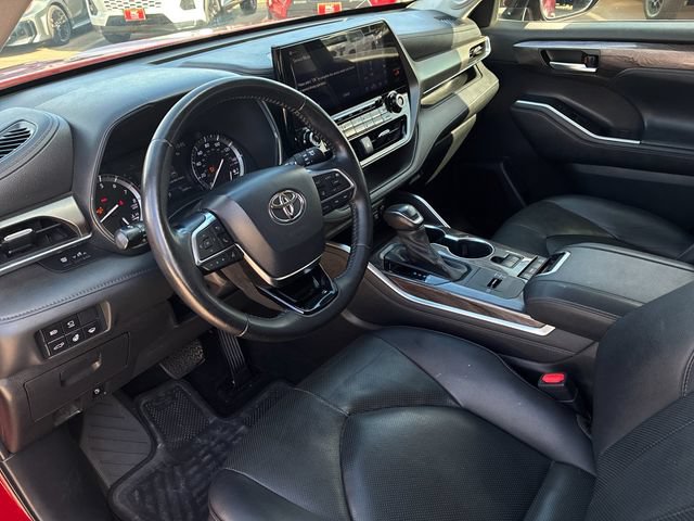Used 2020 Toyota Highlander Limited FWD image 11