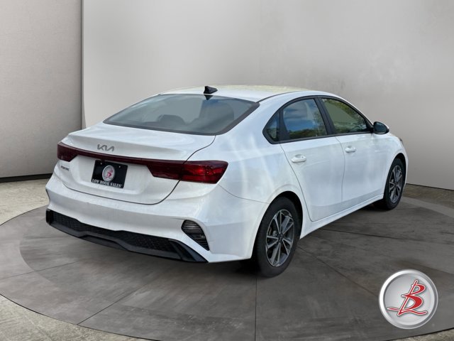 Used 2023 Kia Forte LXS w/ LXS Technology Package FWD image 4