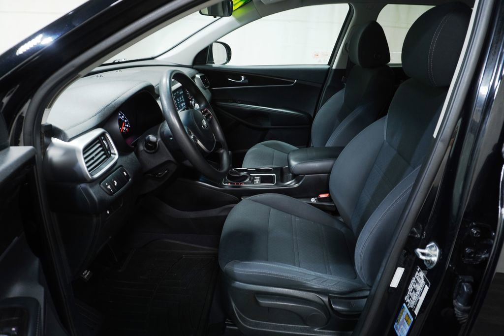 Used 2020 Kia Sorento LX AWD/4WD image 11