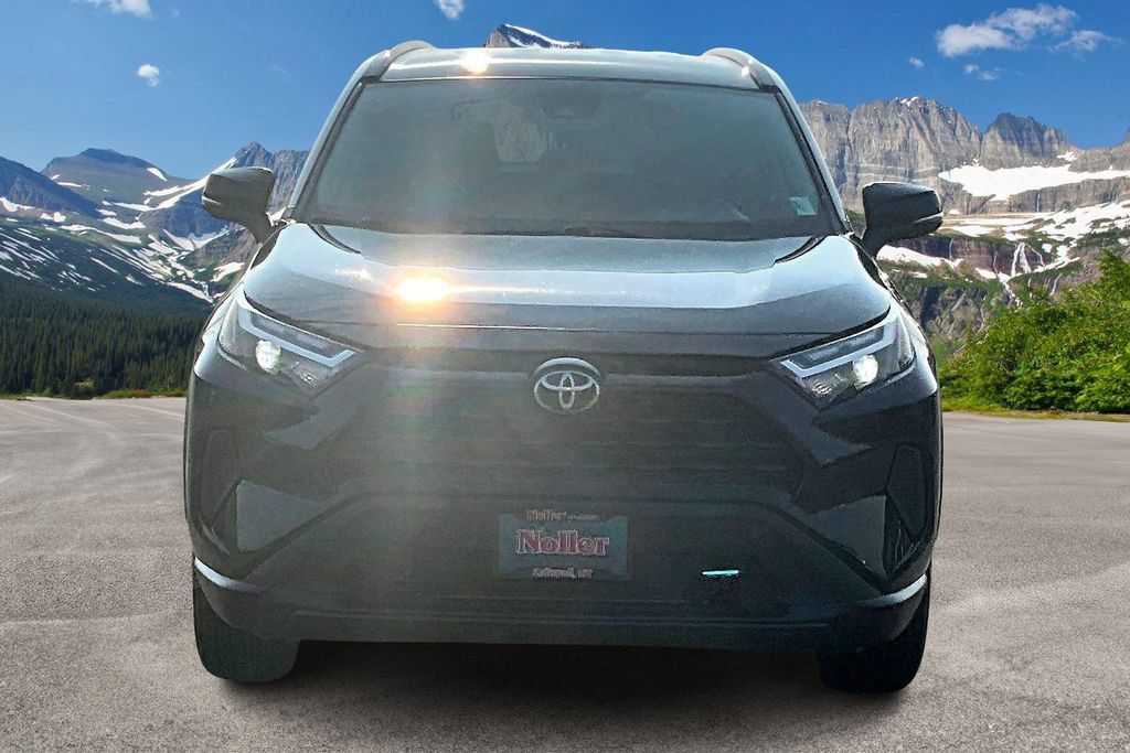 Used 2025 Toyota RAV4 XLE AWD/4WD image 3