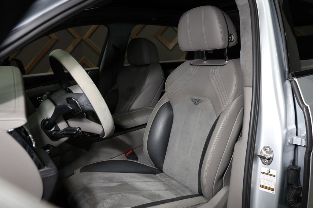 Used 2022 Bentley Bentayga S V8 image 41