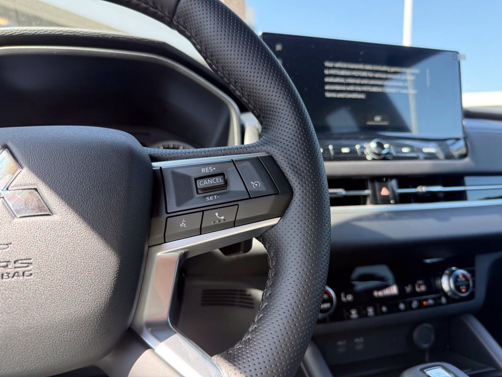 New 2026 Mitsubishi Outlander LE FWD image 21