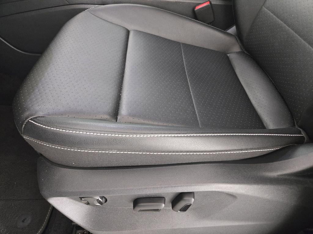 Used 2023 Volkswagen Atlas SE FWD image 25