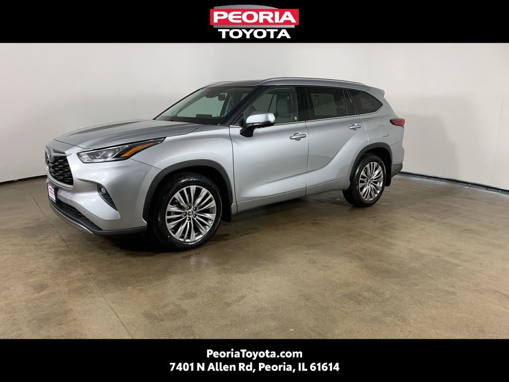 Used 2022 Toyota Highlander Platinum AWD/4WD image 1
