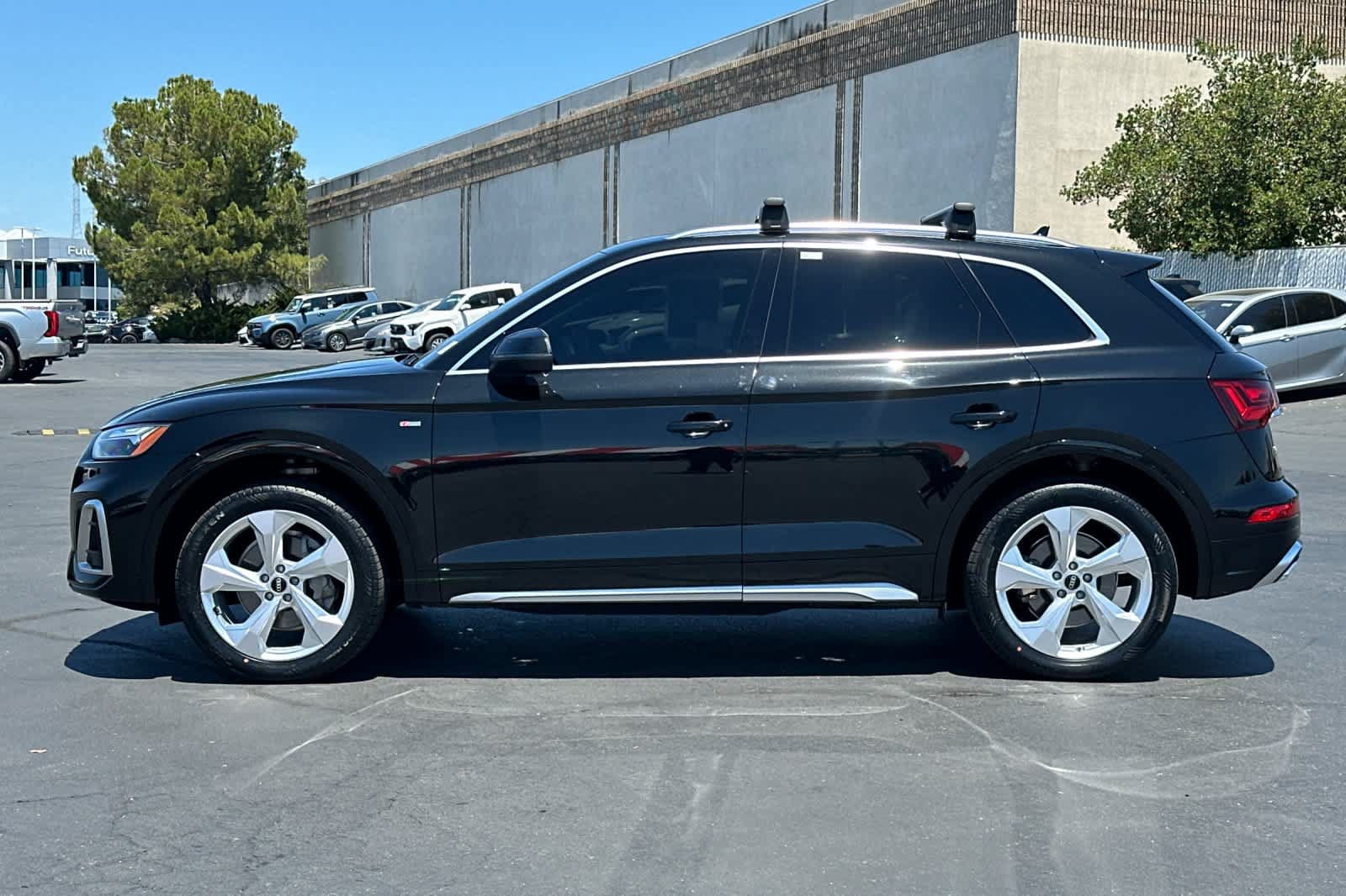 Used 2023 Audi Q5 2.0T Premium Plus w/ Premium Plus Package AWD/4WD image 9
