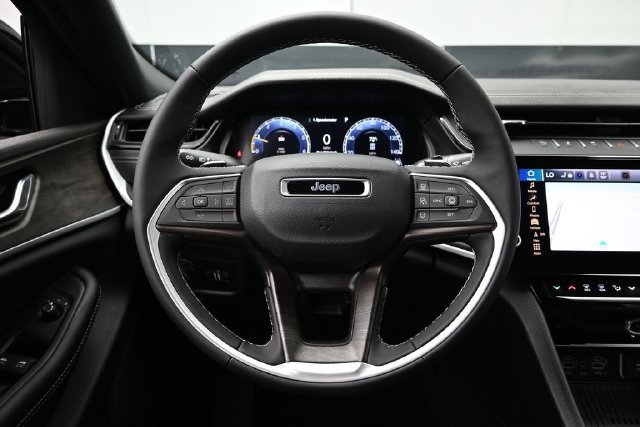 New 2026 Jeep Grand Cherokee Altitude AWD/4WD image 24