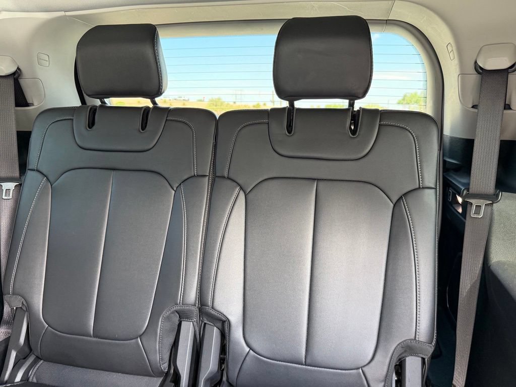 Used 2021 Jeep Grand Cherokee L Limited RWD image 9