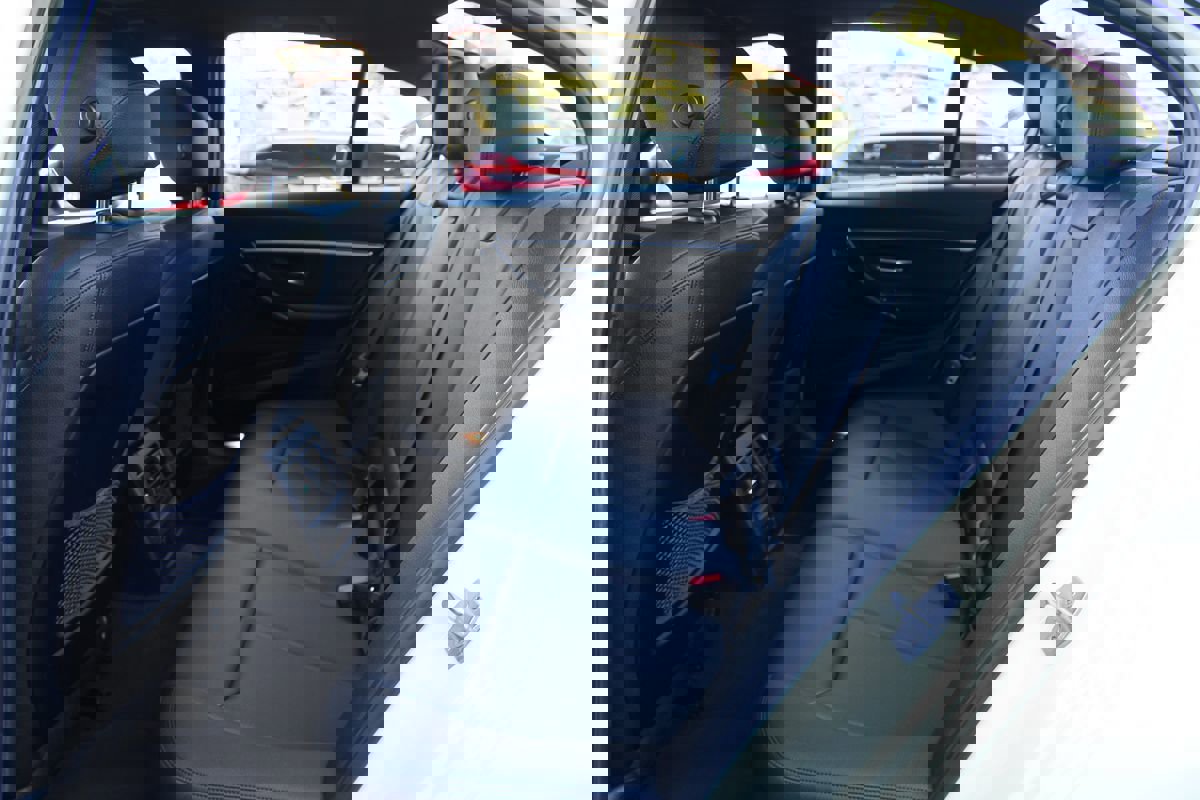 Used 2017 BMW 330i Sedan RWD image 23