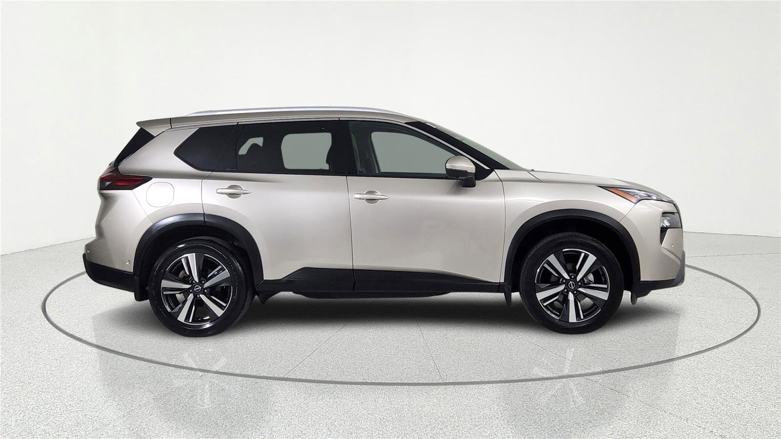 Used 2024 Nissan Rogue SL w/ SL Premium Package image 6