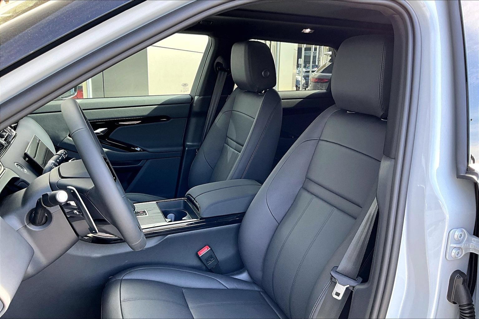 New 2026 Land Rover Range Rover Evoque S AWD/4WD image 9