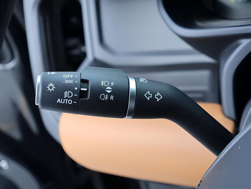 Certified 2024 Land Rover Defender 110 X image 34