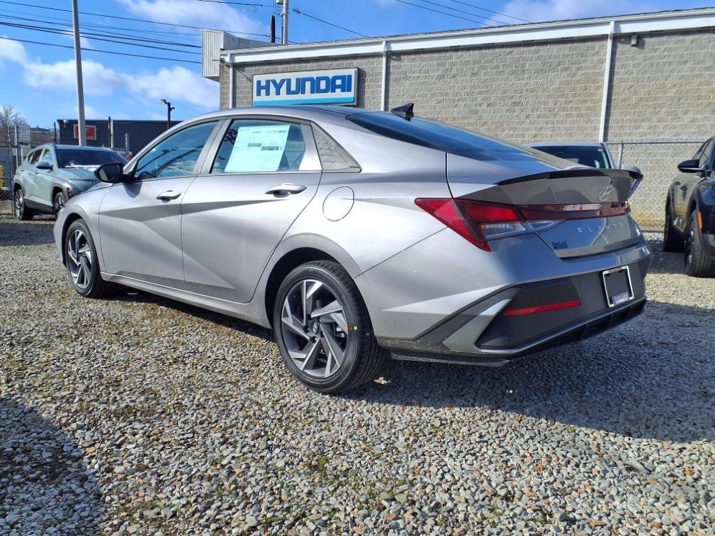 New 2025 Hyundai Elantra Sport image 3