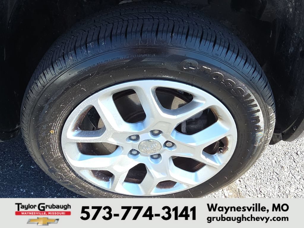 Used 2017 Jeep Renegade Latitude AWD/4WD image 10