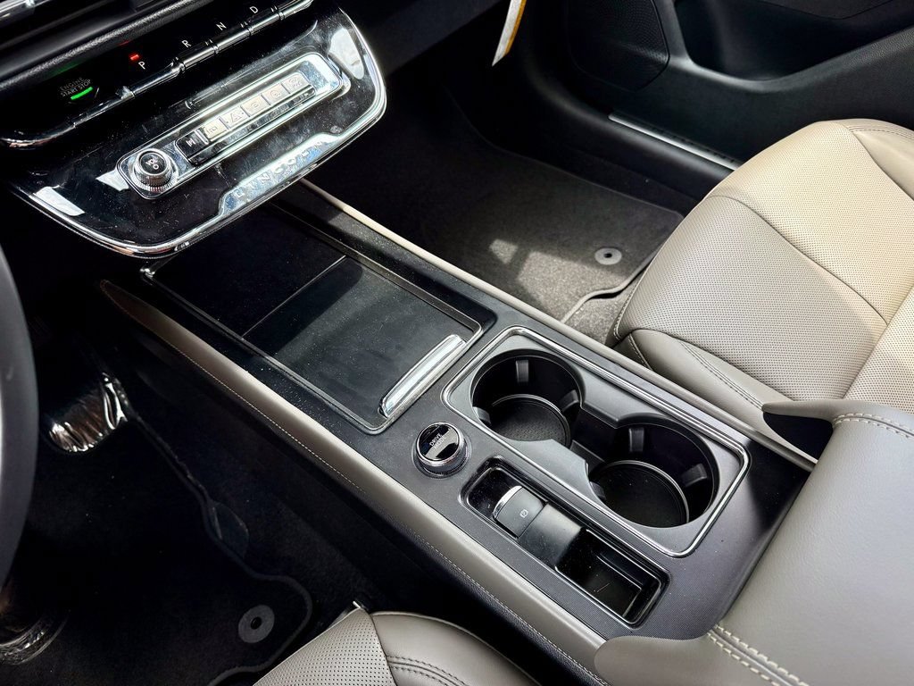 New 2025 Lincoln Corsair Grand Touring AWD/4WD image 24