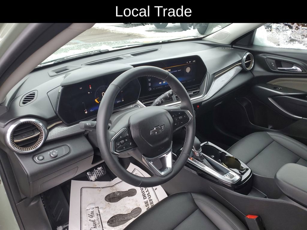 Used 2025 Chevrolet Trax ACTIV w/ Sunroof Package image 7