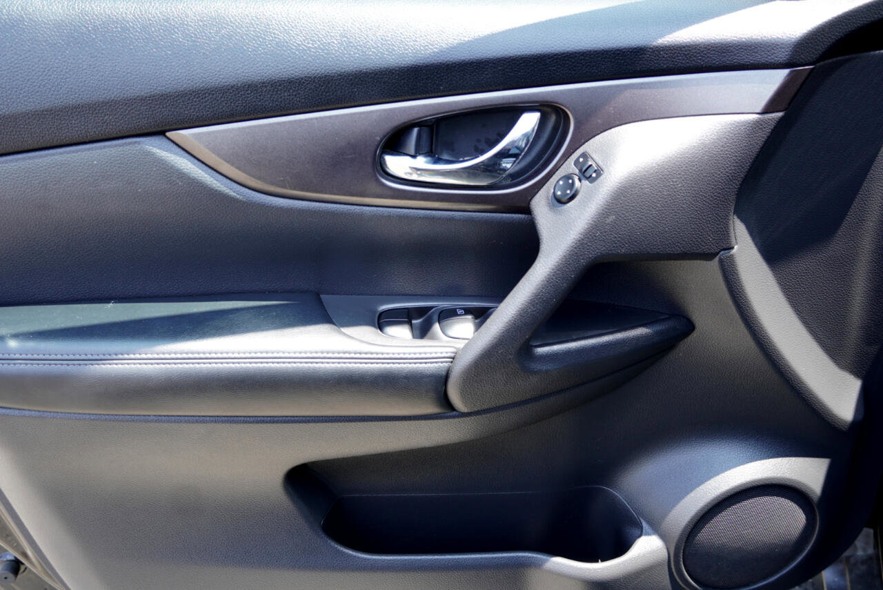 Used 2015 Nissan Rogue SV image 15