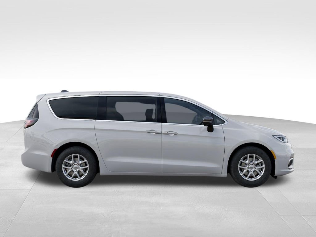 New 2026 Chrysler Pacifica Select FWD image 22