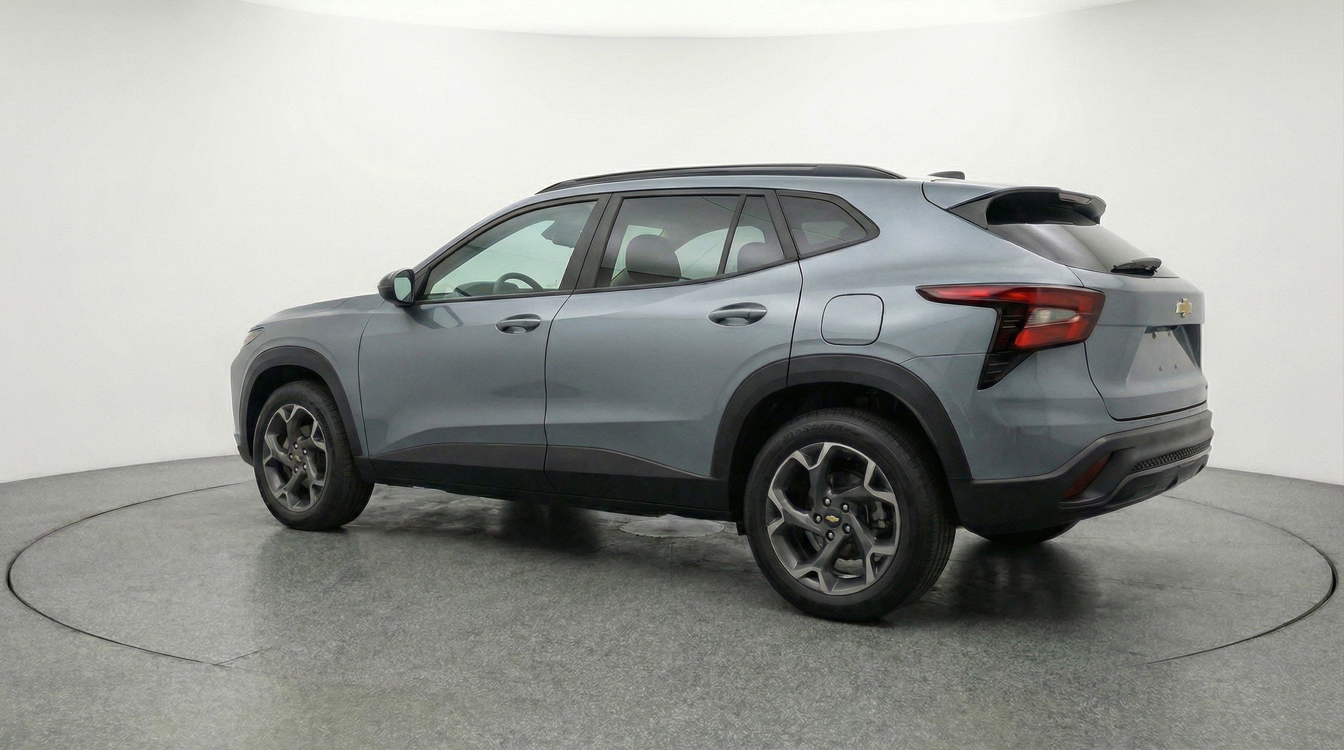 Used 2025 Chevrolet Trax LT image 6