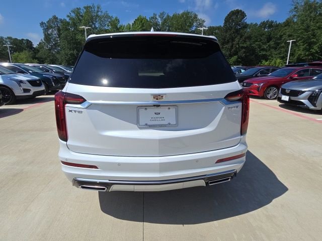 New 2025 Cadillac XT6 Luxury image 4