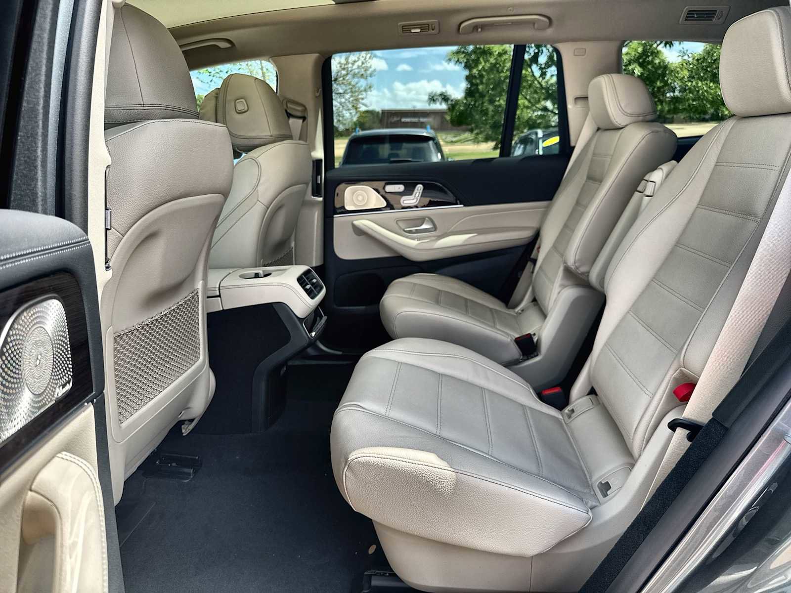 New 2026 Mercedes-Benz GLS 450 4MATIC image 4