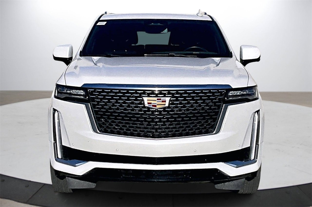 Used 2022 Cadillac Escalade Luxury image 3