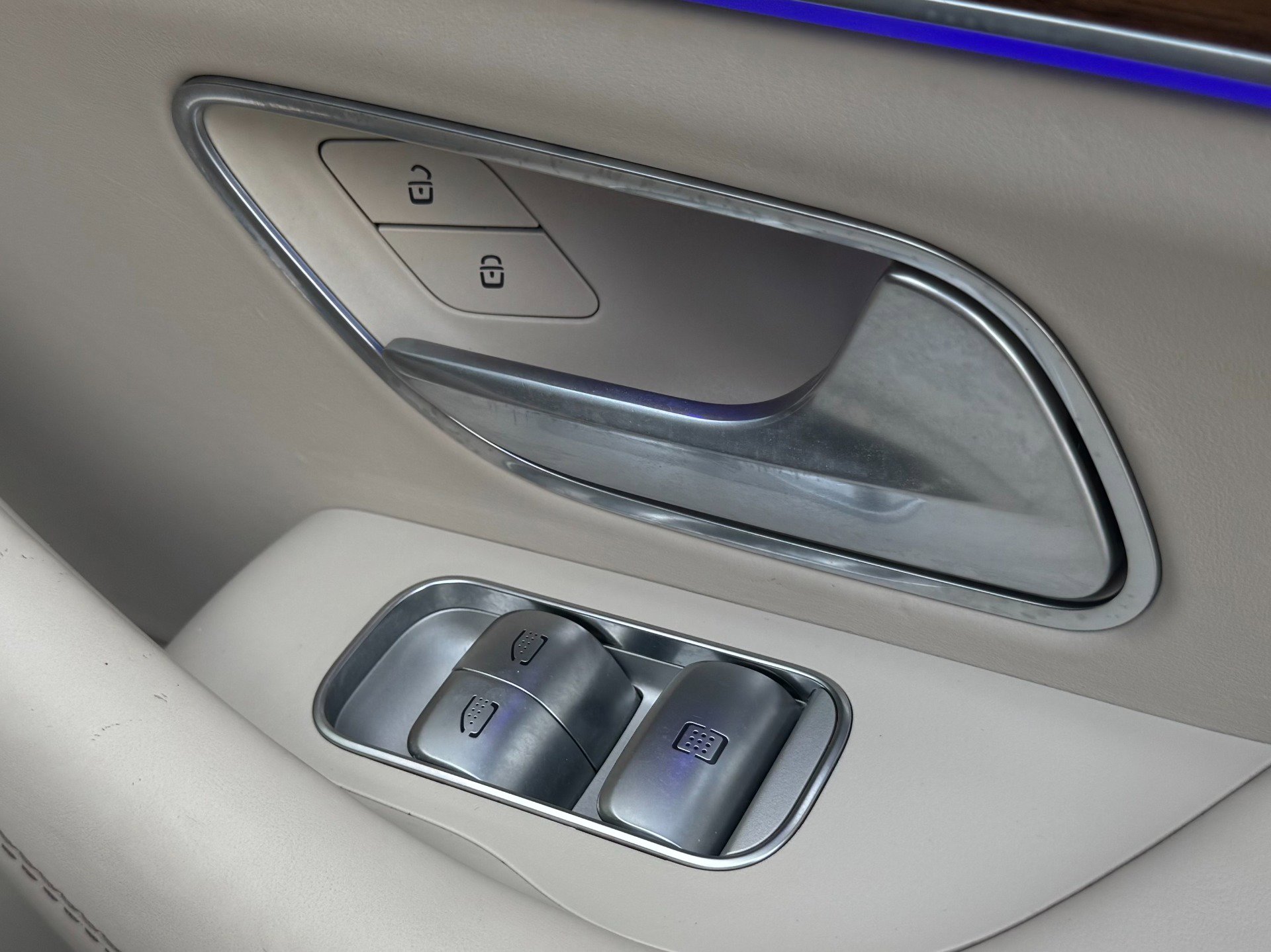 Used 2023 Mercedes-Benz Maybach GLS 600 4MATIC image 43