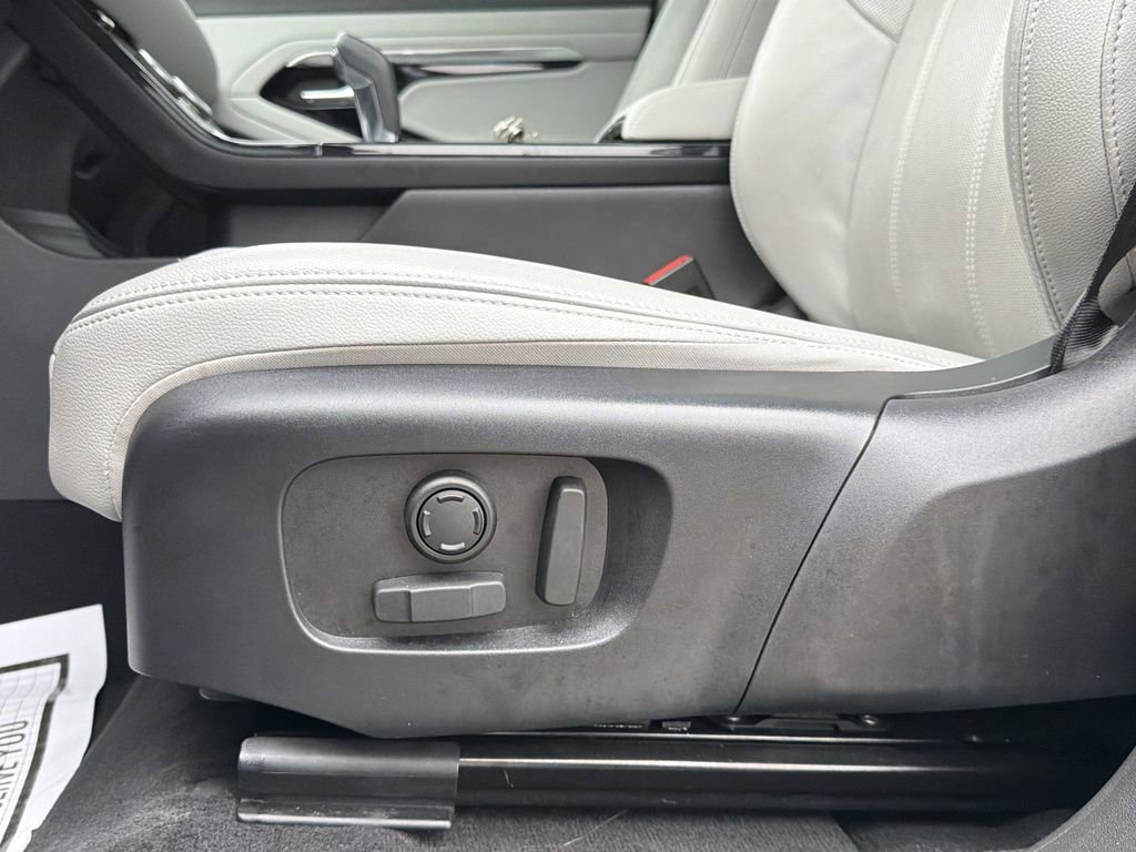 Used 2023 Land Rover Range Rover Evoque S image 15