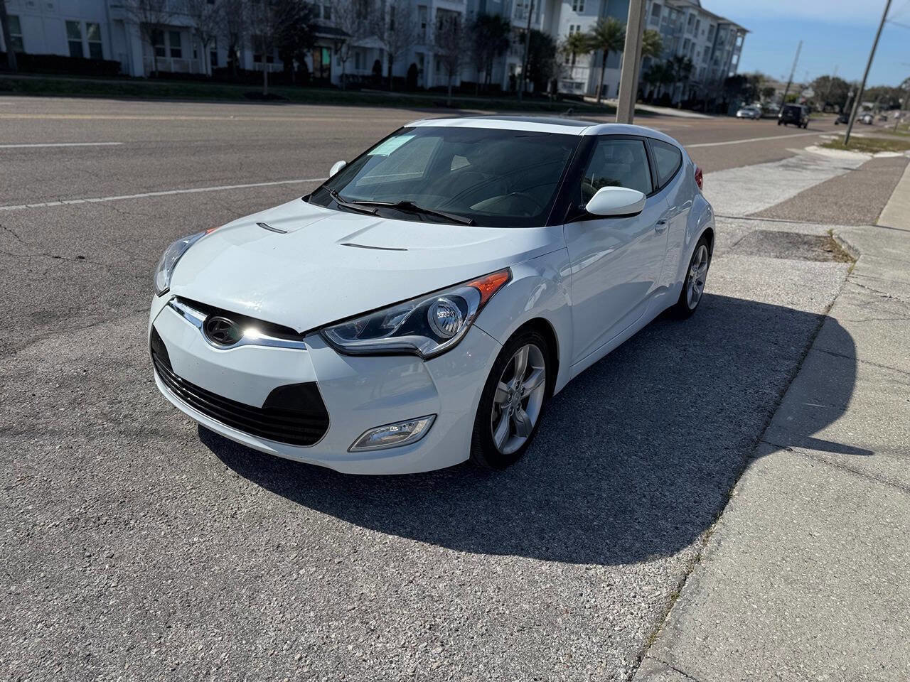 Used 2014 Hyundai Veloster w/ Style Package 02 image 4