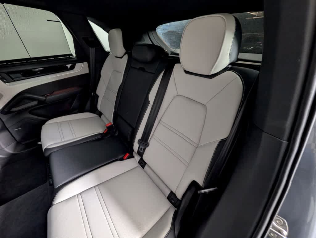 New 2026 Porsche Cayenne S AWD/4WD image 24