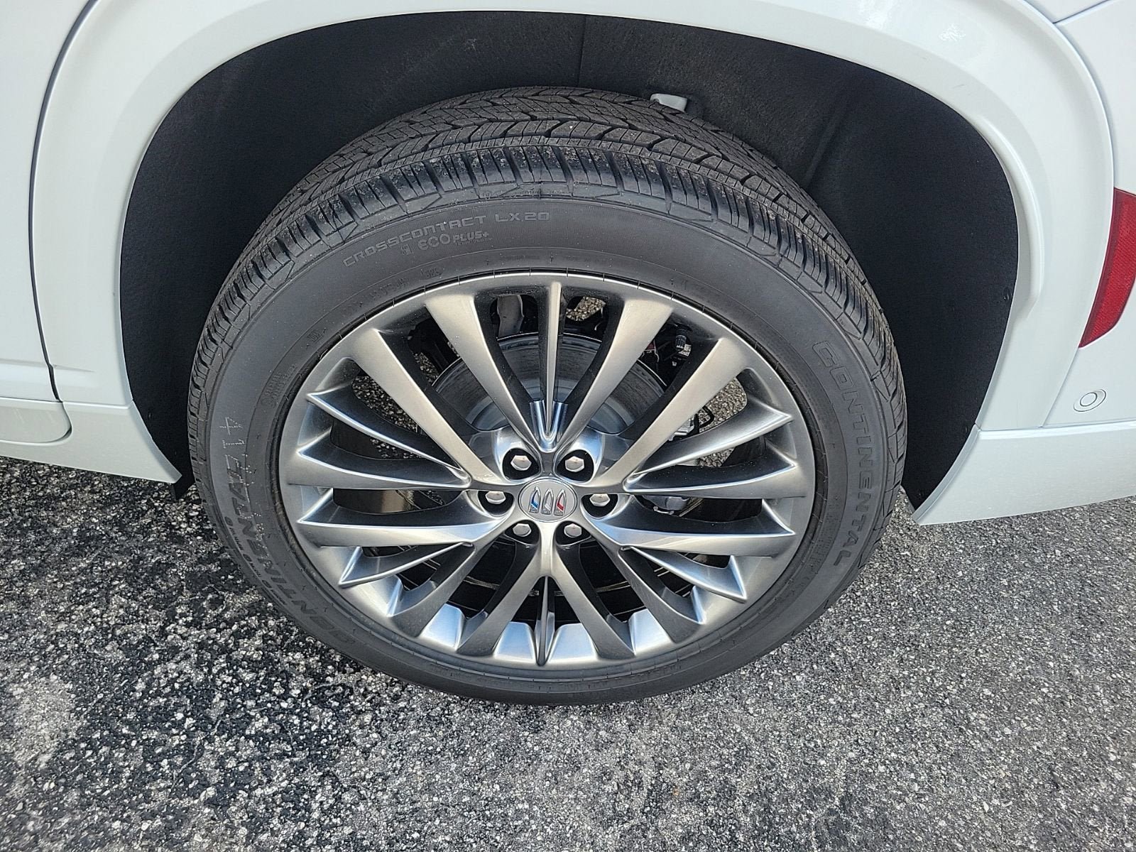 New 2026 Buick Enclave Avenir w/ Super Cruise Package FWD image 8