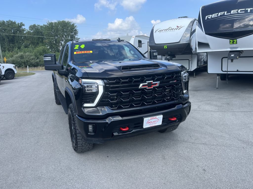 Used 2024 Chevrolet Silverado 2500 ZR2 w/ Technology Package image 3