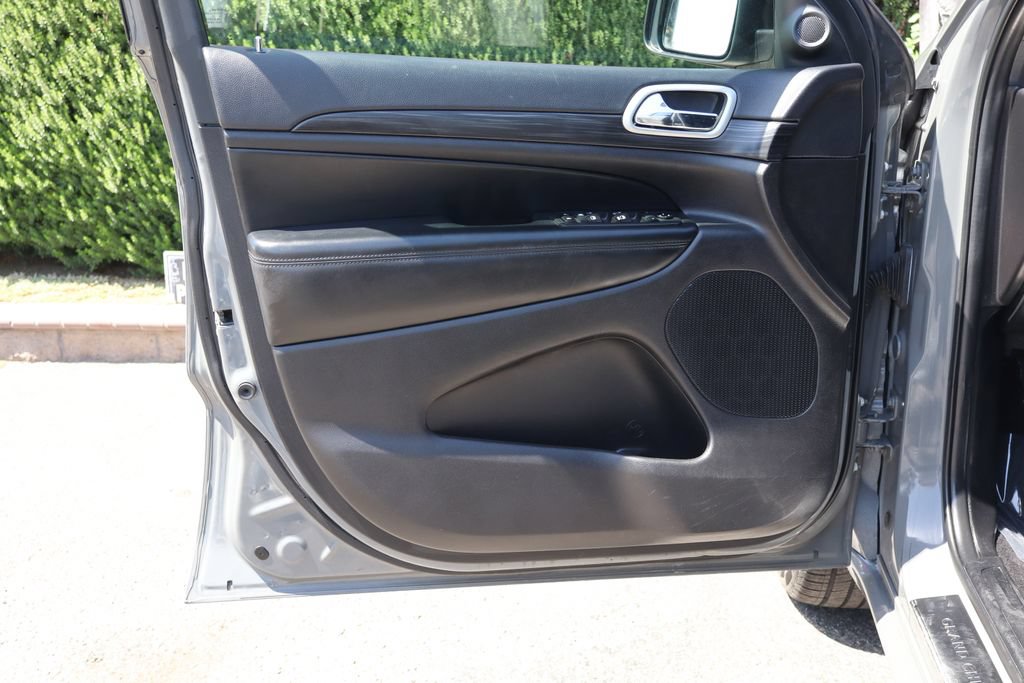 Used 2021 Jeep Grand Cherokee Laredo X RWD image 16