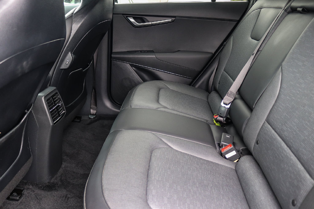Certified 2025 Kia Niro Wave w/ Wave Preserve Package FWD image 18