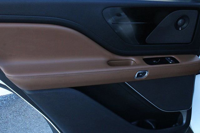 Used 2020 Lincoln Aviator Reserve w/ Equipment Group 201A image 35