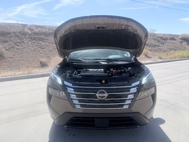 Certified 2024 Nissan Rogue SV w/ SV Premium Package FWD image 39