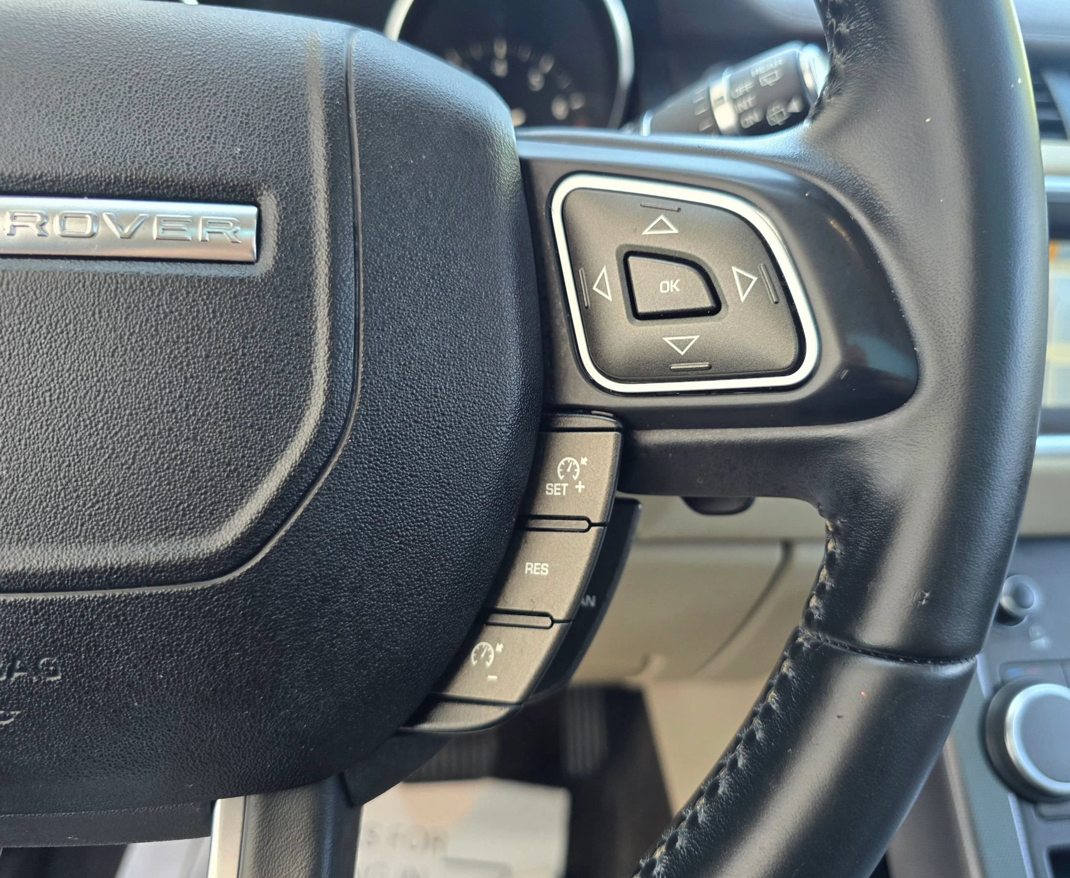 Used 2018 Land Rover Range Rover Evoque SE Premium AWD/4WD image 28