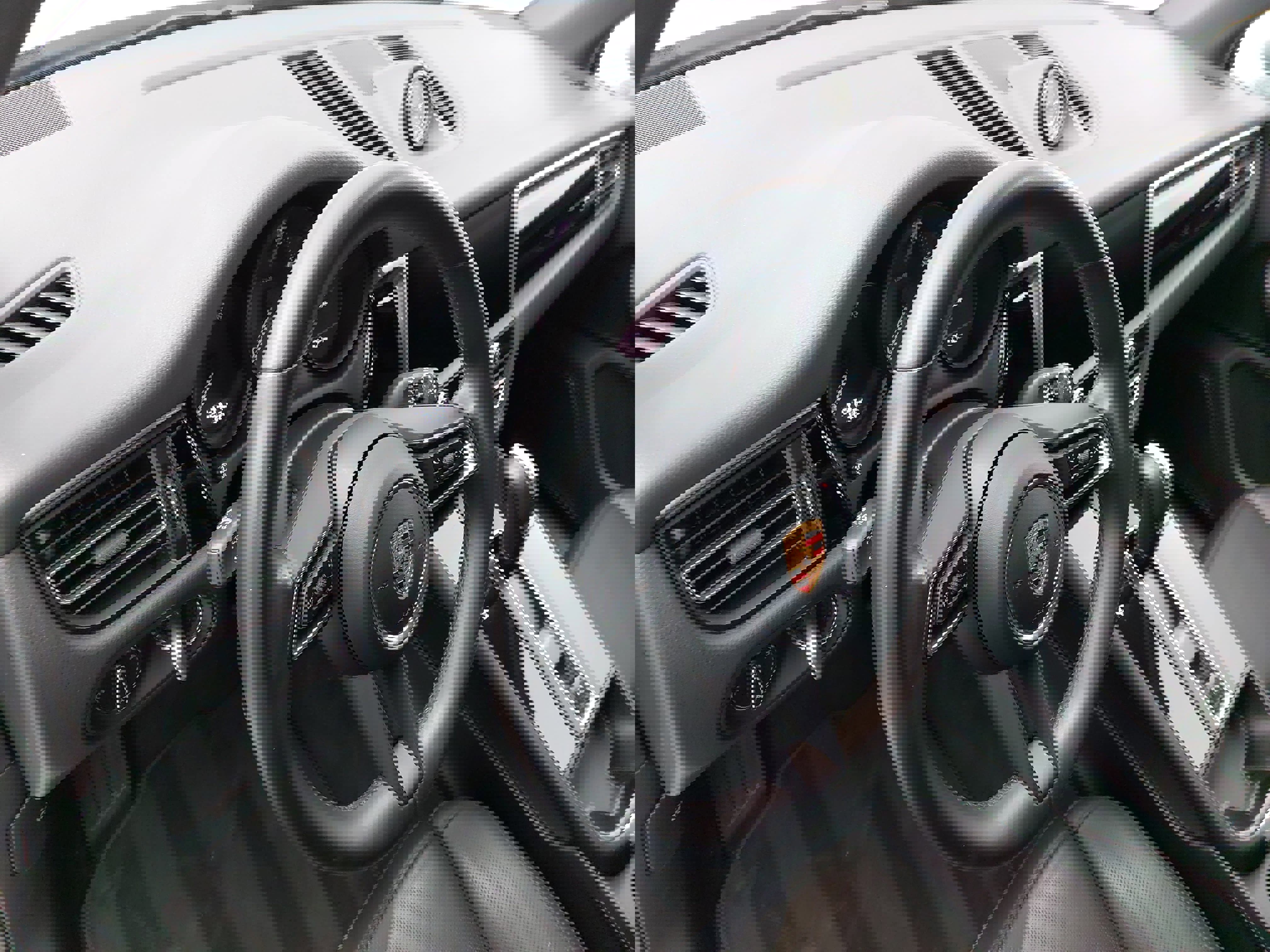 Certified 2023 Porsche Macan Turbo image 4