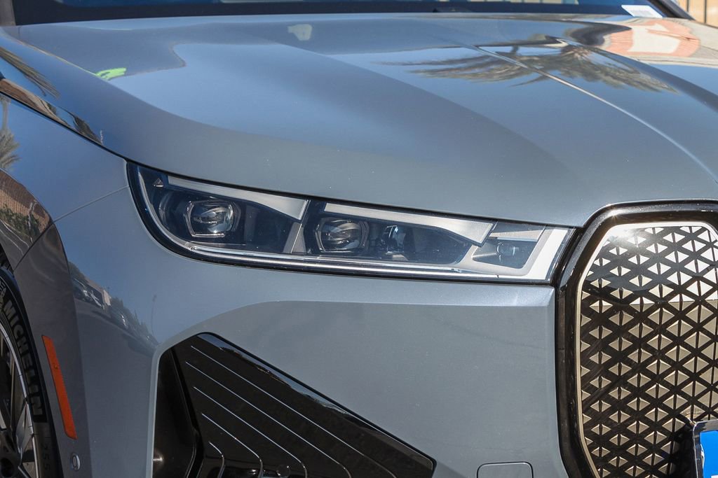 Used 2023 BMW iX xDrive50 w/ Premium Package image 4