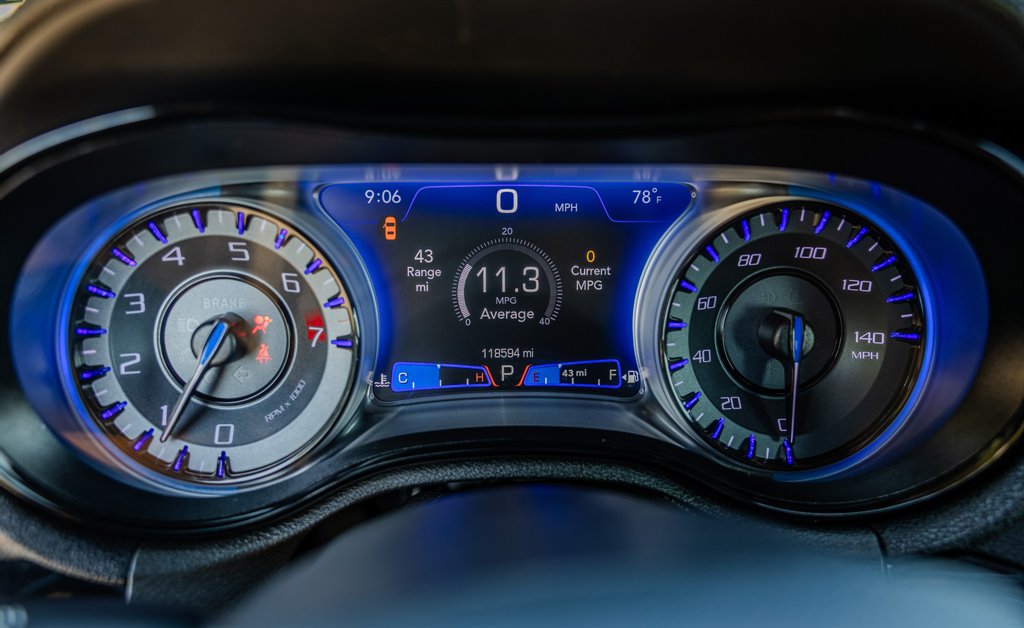 Used 2022 Chrysler 300 S RWD image 18