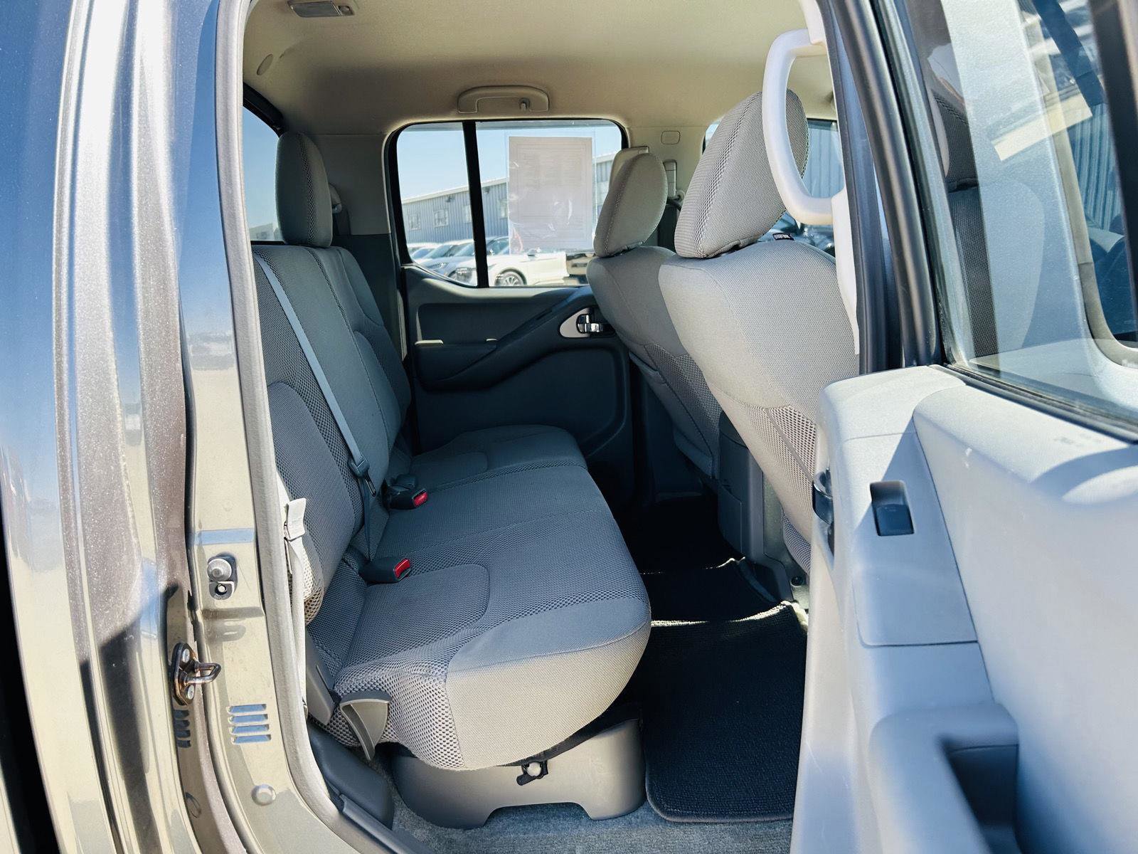 Used 2016 Nissan Frontier SV AWD/4WD image 23