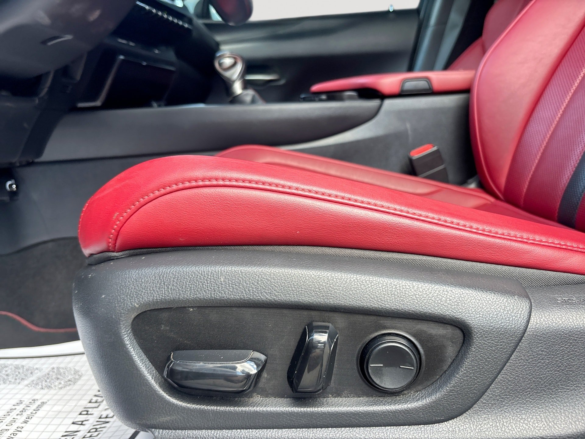 Used 2019 Lexus UX 200 F Sport w/ F Sport Premium Package FWD image 14