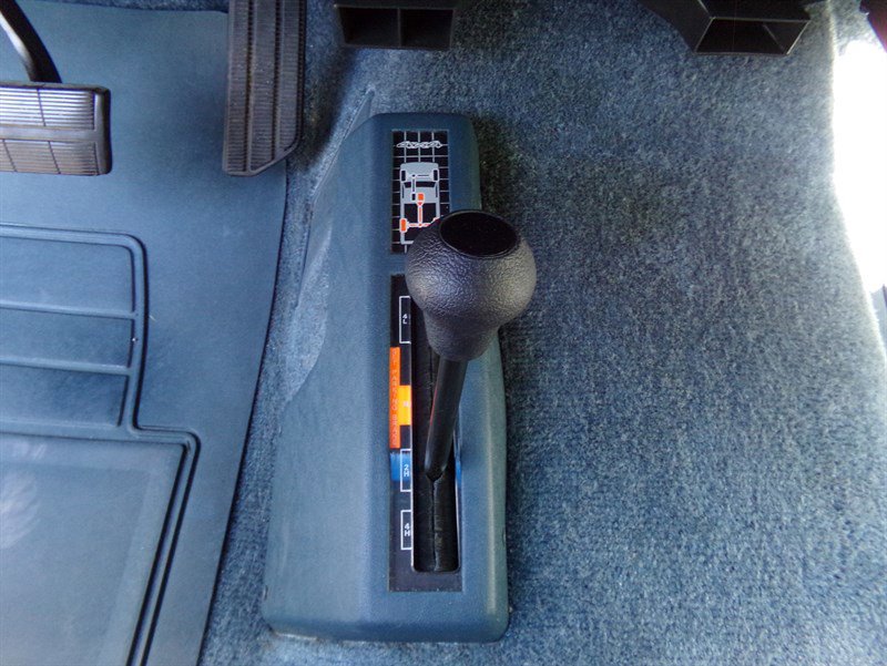 Used 1994 Chevrolet Suburban K1500 4WD image 18