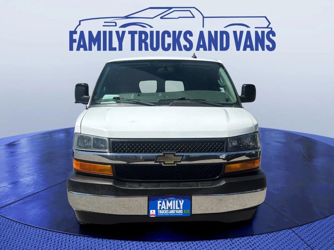 Used 2019 Chevrolet Express 3500 LS w/ Chrome Appearance Package RWD image 8