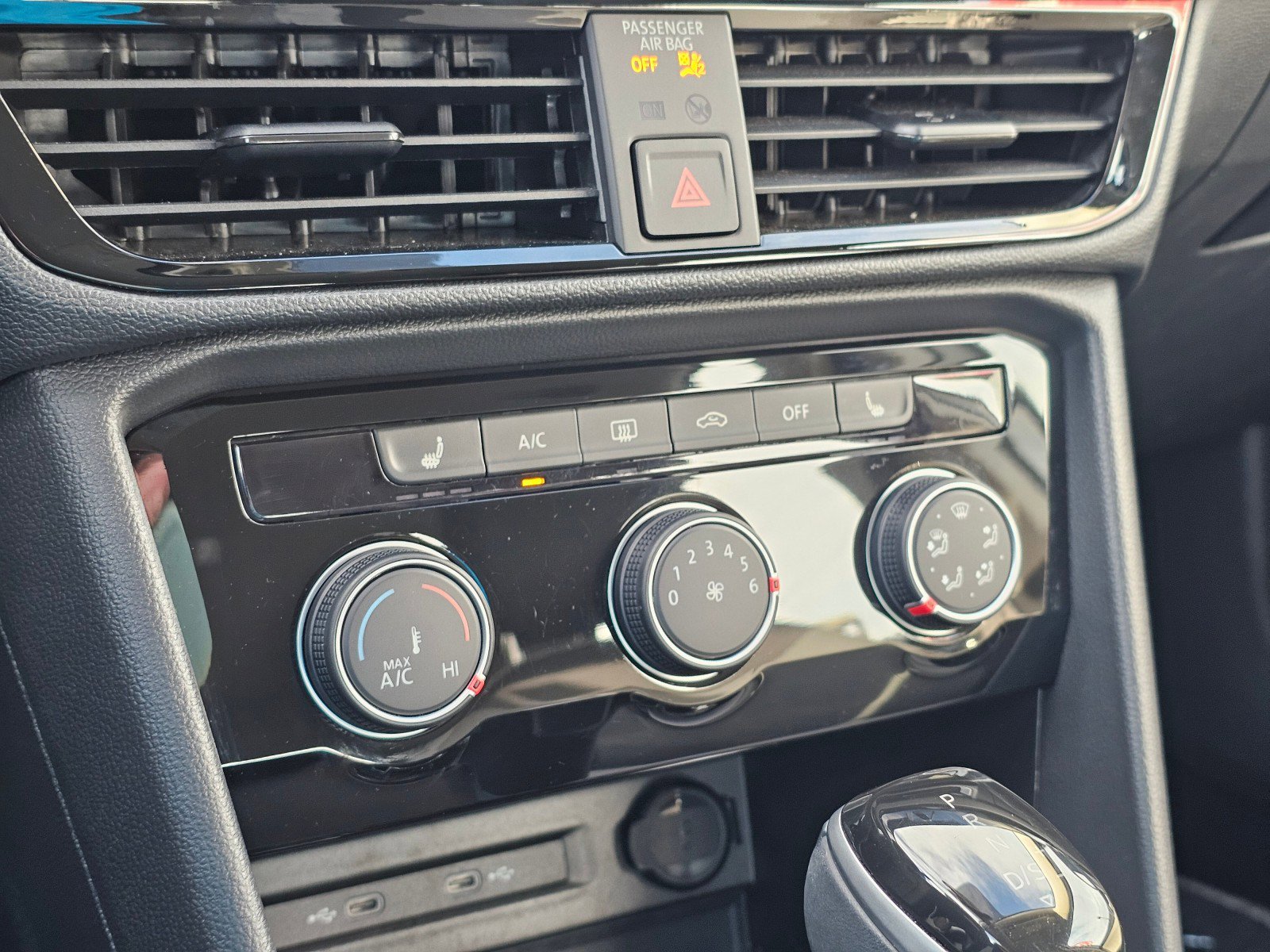 Used 2024 Volkswagen Taos S image 31