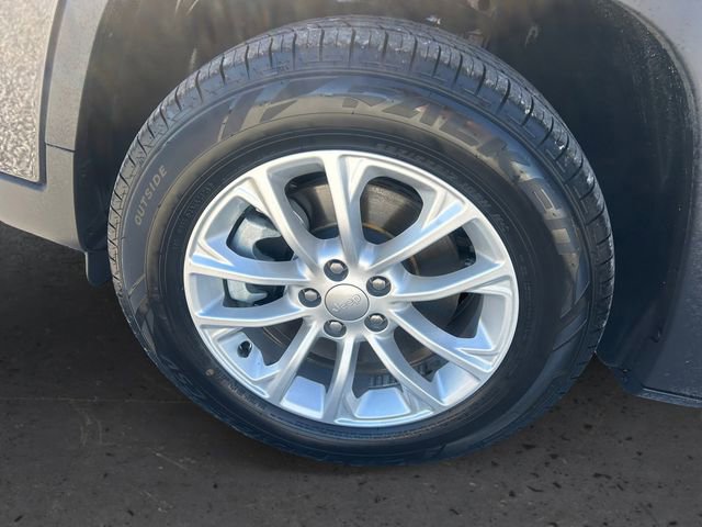 Used 2022 Jeep Cherokee Latitude Lux w/ Sun & Sound Group image 9