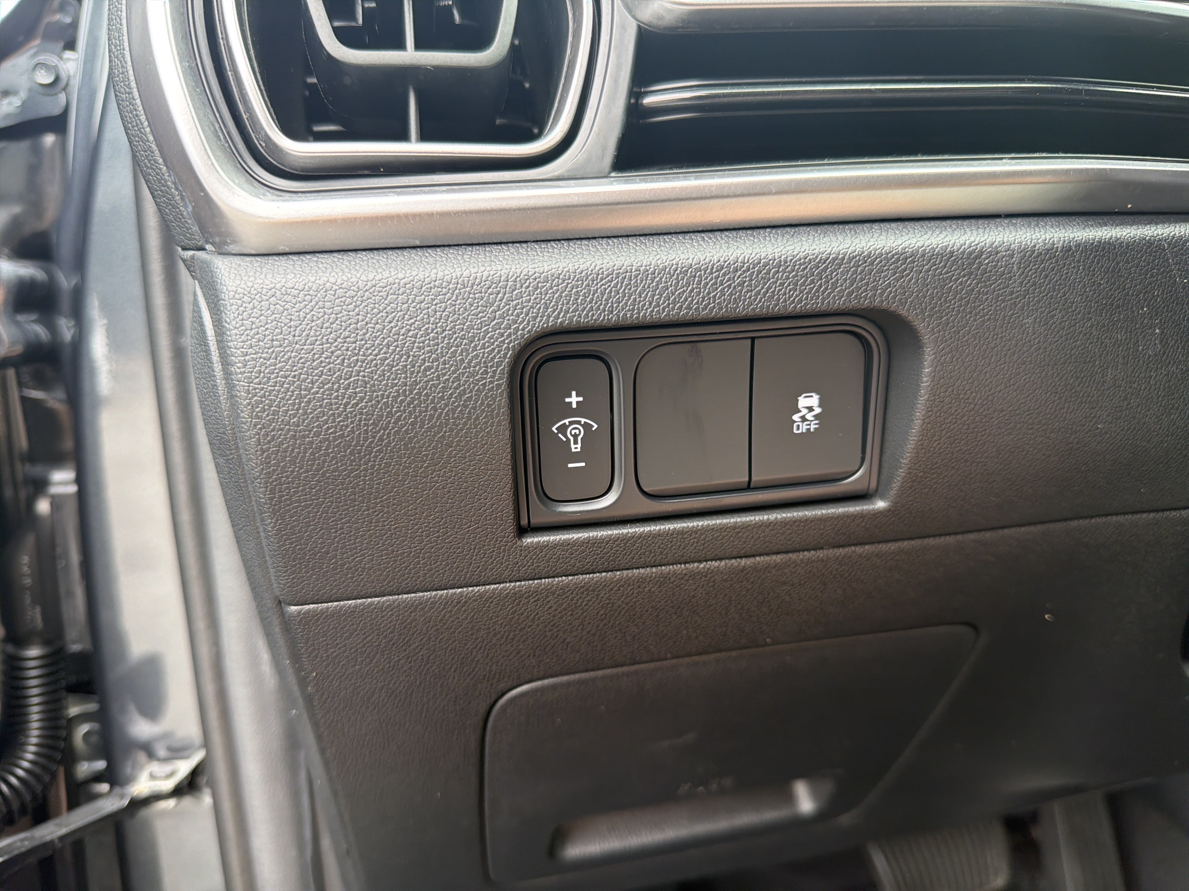 Used 2024 Kia Sorento S w/ Panoramic Sunroof Package FWD image 32